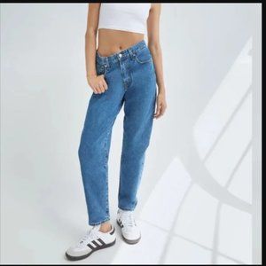 Levi's High Rise Loose Taper Size 28